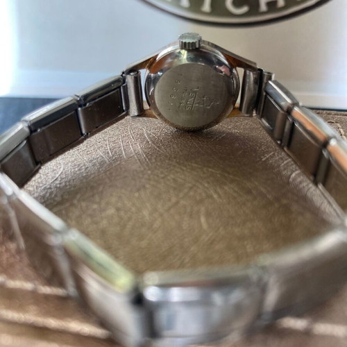 Venus vintage women's watch used with elastic bracelet