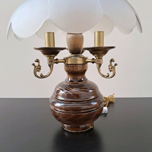 Table lamp with olive wood base and brass decoration like new