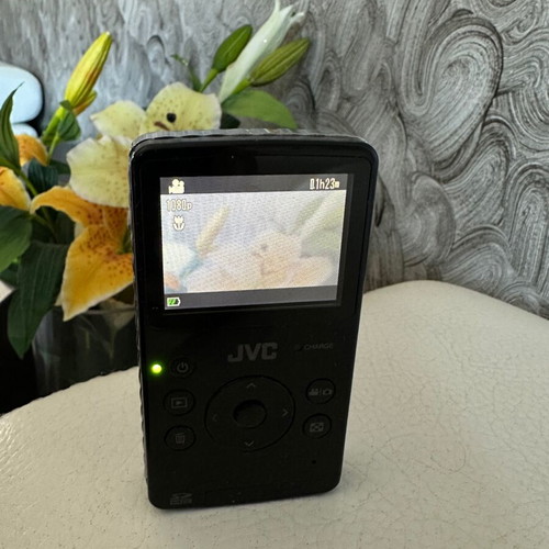 Видео камера JVC GC-FM1 PICSIO HD като нова