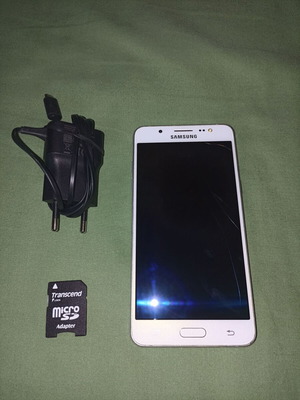 Samsung Galaxy J5 2016 used, defective with charger cable and SD card