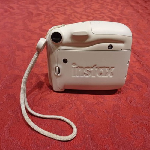 Fujifilm Instax Mini 11 camera new, white with film
