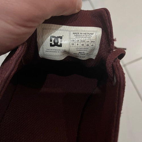 DC Trase SD burgundy sneakers like new, size 43