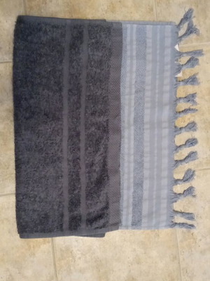 Face towels like new, barely used