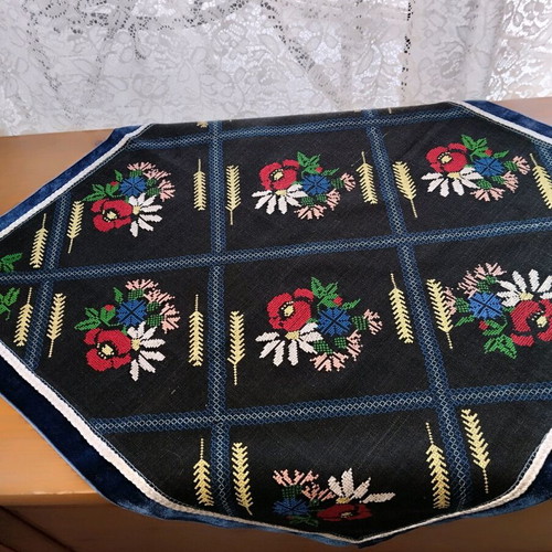 Vintage square unused 60x60 cm hand embroidered