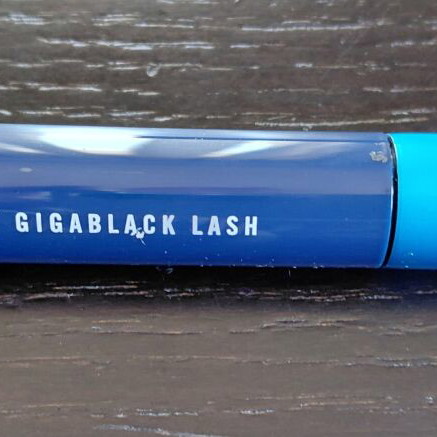 M·A·C Extended Play Gigablack Lash mascara