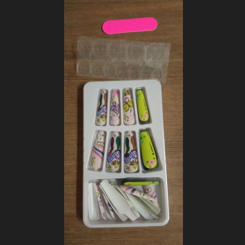 False nails new, set of 24 pieces with glue