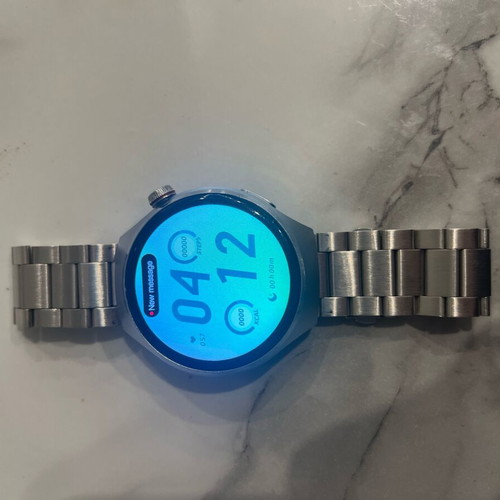 Smartwatch like new, compatible with iPhone and Android