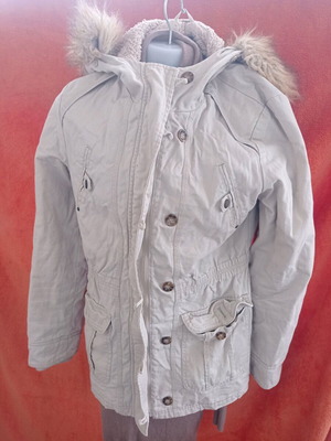 Pimkie women's beige mid-length parka with hood and fur lining like new