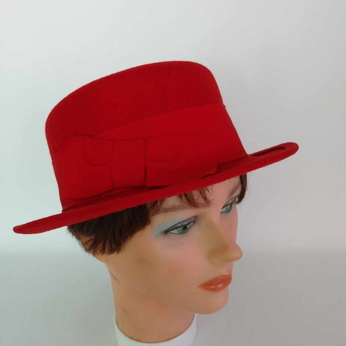 Vintage red women's fedora hat BREITER Munchen like new