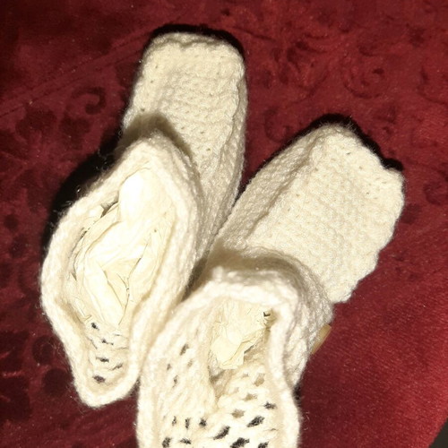 Baby booties handmade like new, crocheted by hand