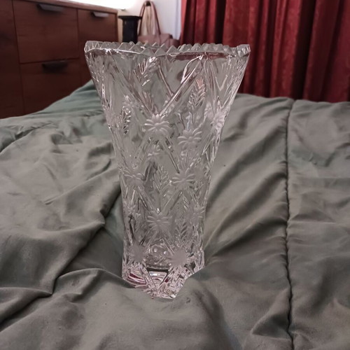 Vintage crystal vase 21 cm like new