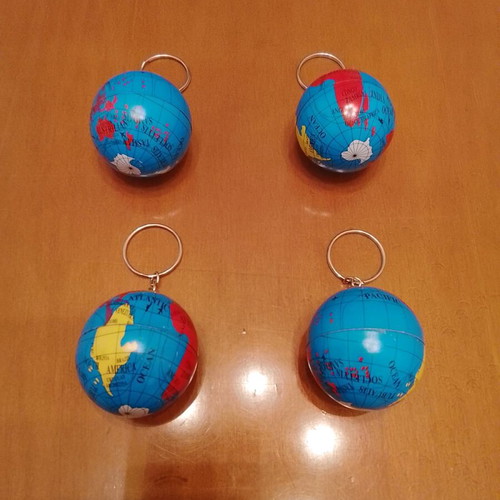 Globe keychains new, pack of 4 pieces