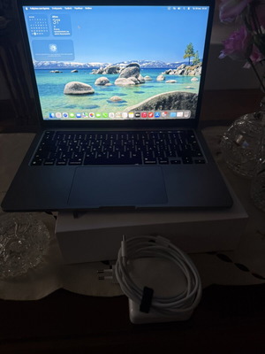 MacBook Pro M1 256GB like new with charger and box