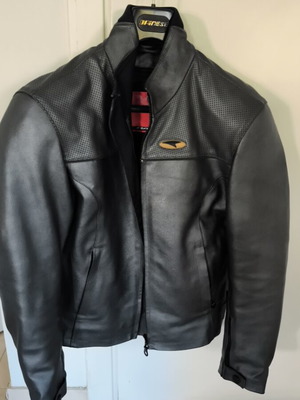 AXO women's leather motorcycle jacket size large used