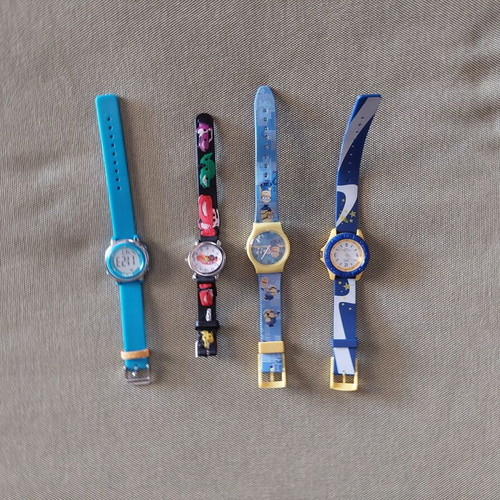 Children's watches like new, pack of 4 multicolored