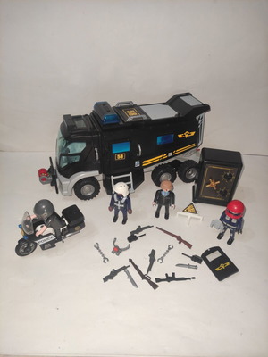 Playmobil 9360 & 5648 Police Set like new with sound and light