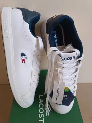 Sneakers Lacoste καινούργια, λευκά με μπλε λεπτομέρειες, νούμερο 40