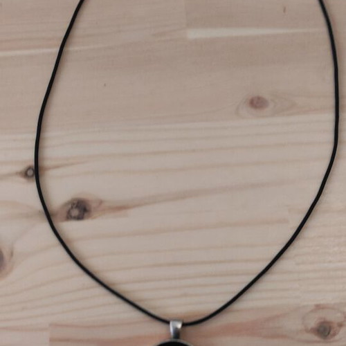 Pendant new black brass with liquid enamel