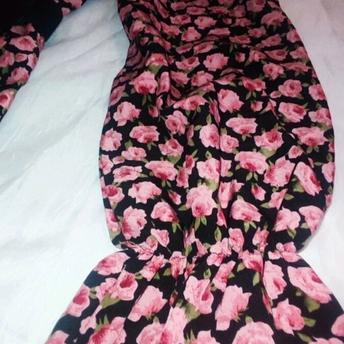 Shein flower dress like new, size medium, black and pink