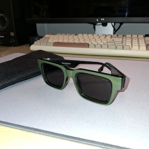 Komono men sunglasses like new, black and green