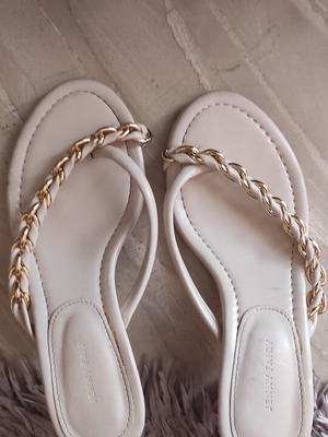 Jenny Fairy kitten heel slippers like new, beige, low heel