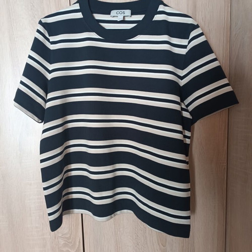 COS Clean Cut T-Shirt Like New Size L Black Beige Stripes