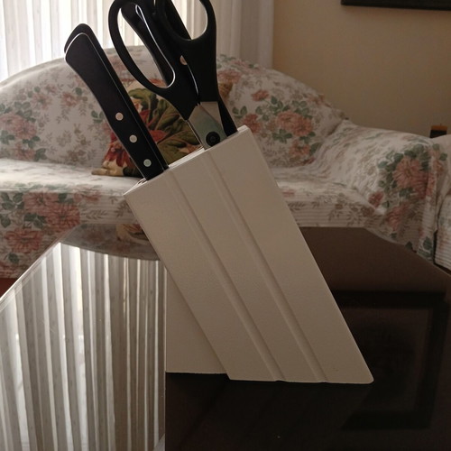Knife set with scissors and block