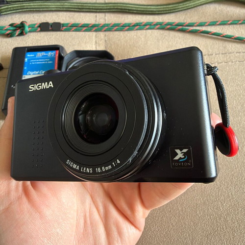 Sigma DP1s camera like new, rare model with Foveon X3 sensor