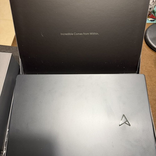 Asus Zenbook Pro 14 Duo OLED i9 laptop like new, 32GB RAM, 1TB SSD