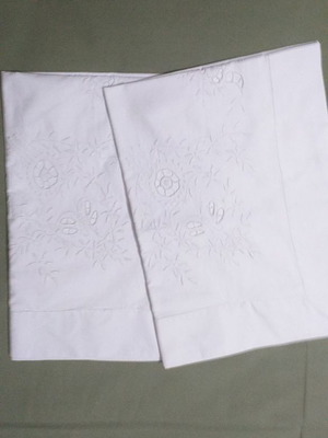 Vintage μαξιλαροθήκες μεταχειρισμένες, ζευγάρι, λευκές 47×67 εκ.