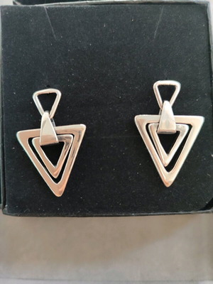 Silver 925 earrings with triangles like new