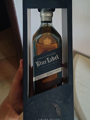 Johnnie Walker Blue Label Porsche Design Studio Limited Edition whisky