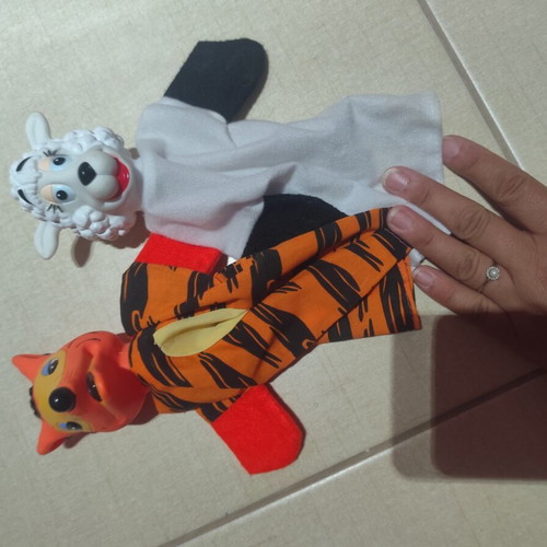 Puppet theater puppets like new, fox and goat set of 2