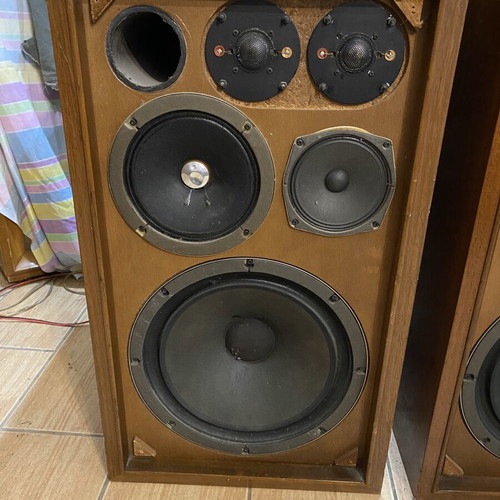 Sansui SP-1500 vintage speakers used, 3-way 5-speaker system
