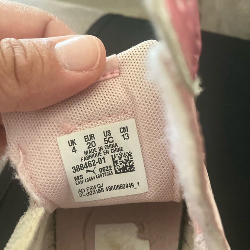 Puma kids shoes size 20 pink, like new