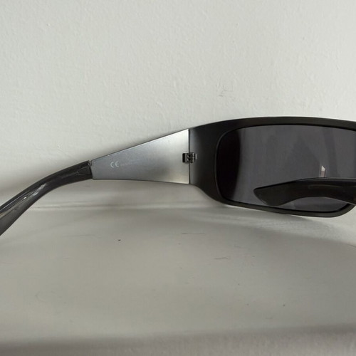 Gucci GG1872/S Shield Sunglasses Y2K Vintage with Authentic Case like new