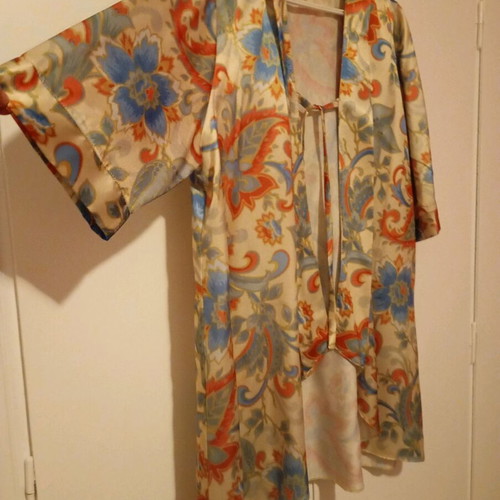 Kimono robe asymmetrical satin like new, multicolored