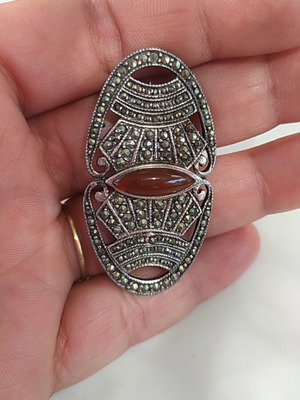 Women's brooch