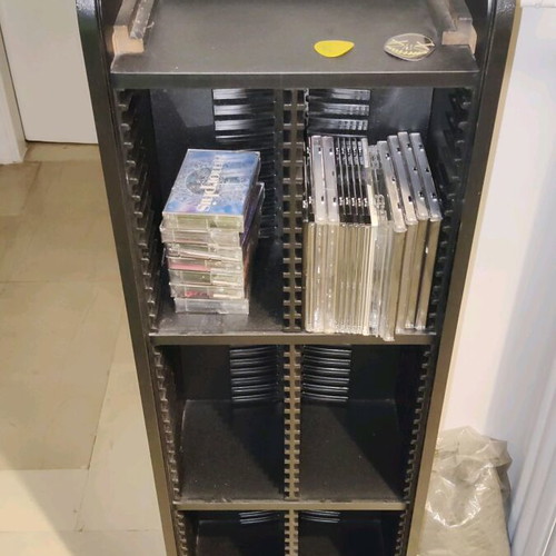 CD case used, capacity 120 pieces, black