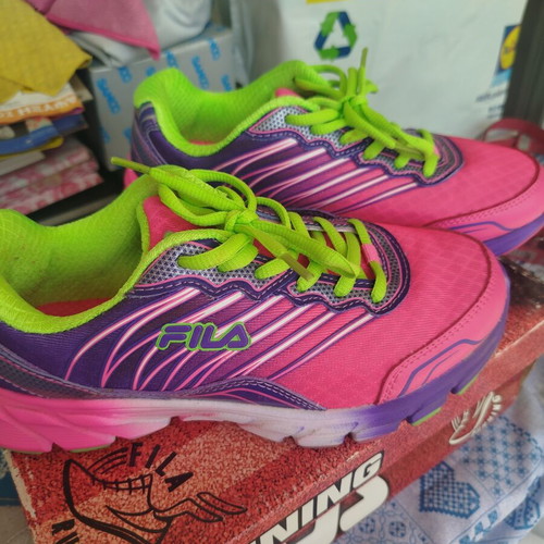 Fila Running Countdown Women's Athletic Shoes size 38 like new, multicolor