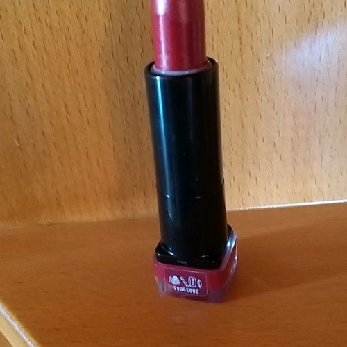 Max Factor lipstick used in Marilyn Cabernet shade