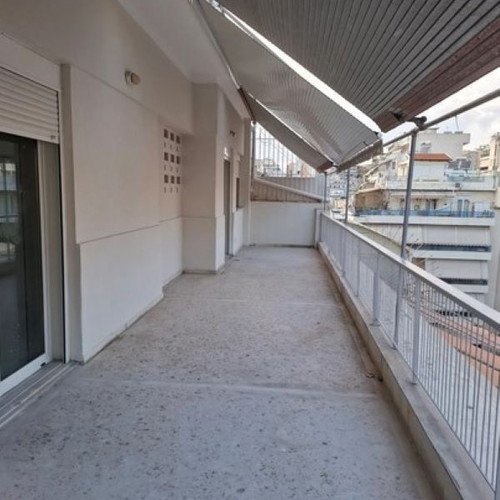 Διαμέρισμα 90τμ ρετιρέ 5ος όροφος πλήρως ανακαινισμένο στην Κυψέλη Αθήνα