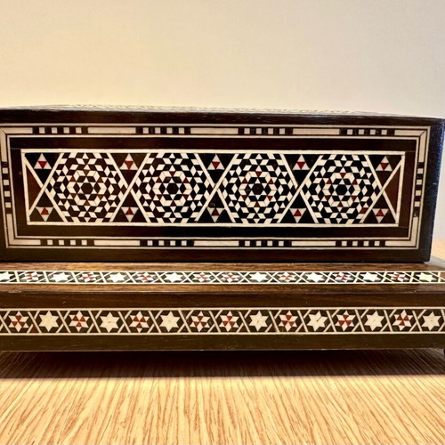 Wooden music box cigarette case like new with mother-of-pearl inlays