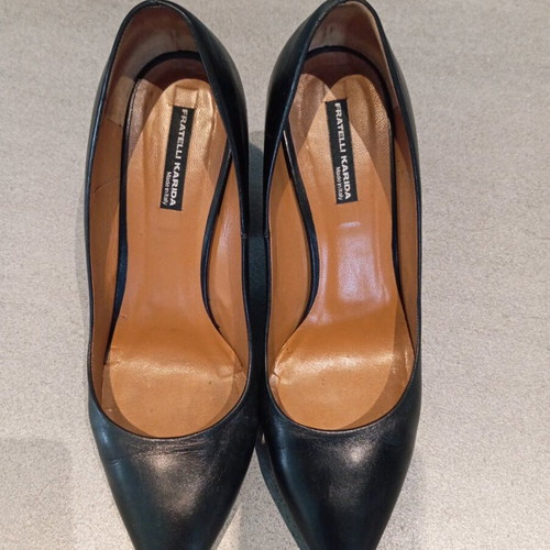 Fratelli Karida pumps size 38.5 like new, black leather