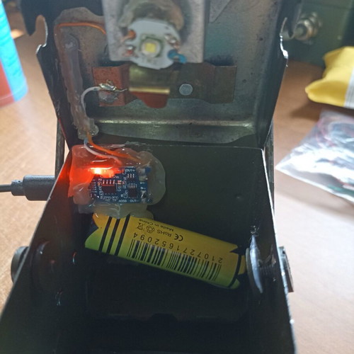 World War II Lantern used with metal handle