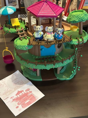 Lil Woodzeez treehouse large kids set like new