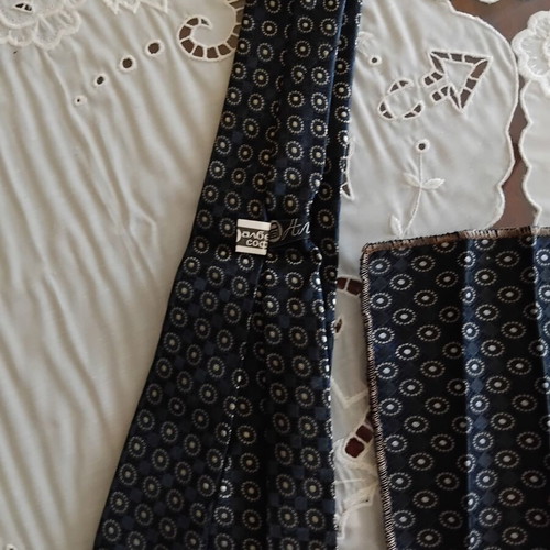 Vintage men's tie and pocket square set, dark blue with geometric pattern