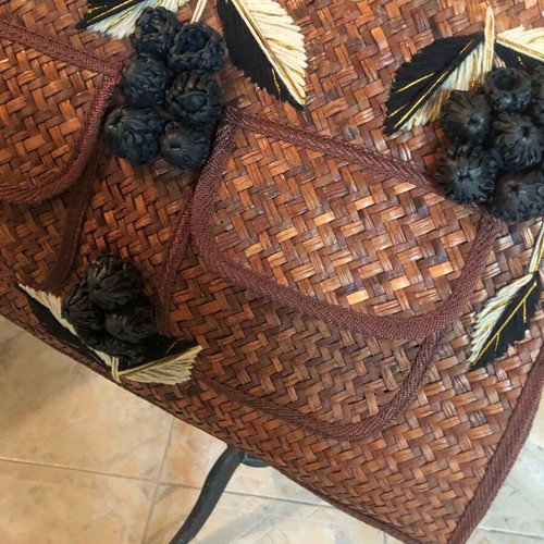 Straw large shoulder bag like new, summer for walk and beach