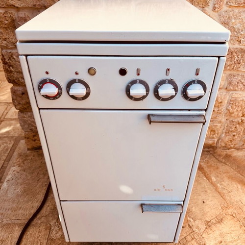 Siemens kitchen with enamel burners vintage like new