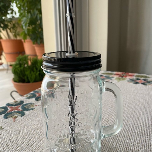Glass embossed 400 ml cups new with lids and straws